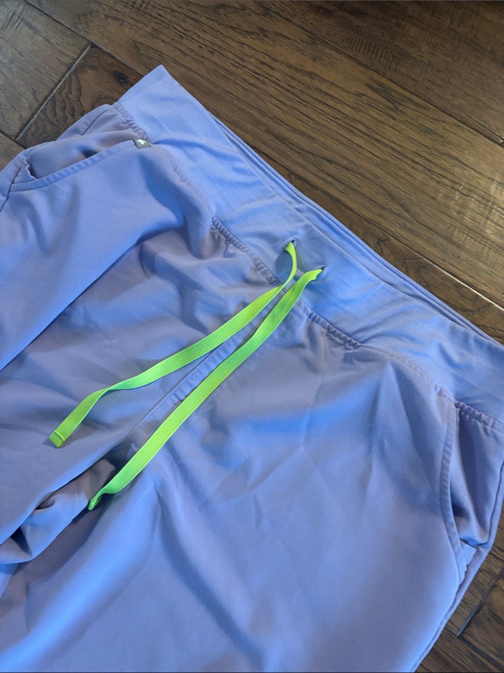 Lilac Scrub Top with Matching Pants - Picture 5 of 15